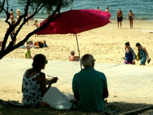 Senioren am Strand bei Salou